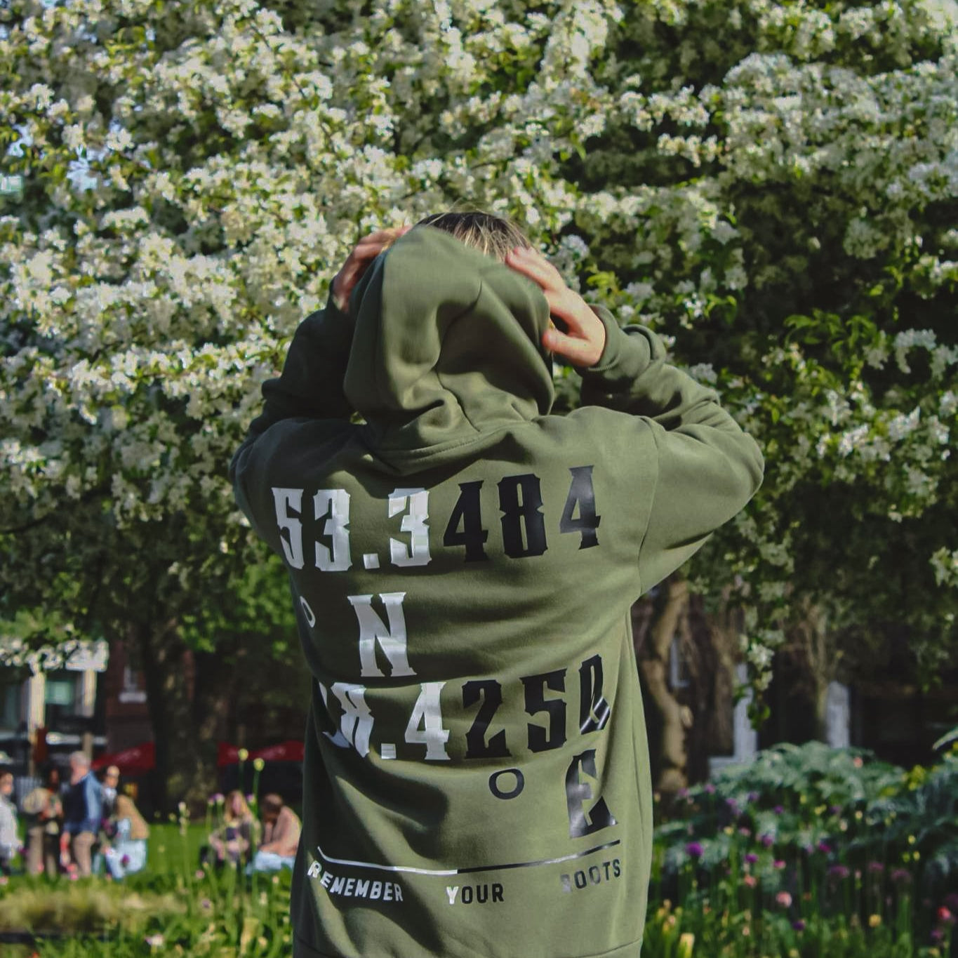 Bluza z kapturem Remember Your Roots - Ziemista zieleń